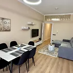 Apartamento New Bazaar Cozy - 1 , 2 , 3 , 4 And 5 Tirana