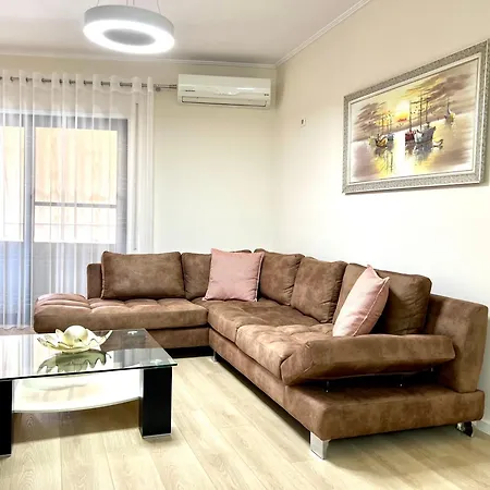 Apartment New Bazaar Cozy - 1 , 2 , 3 And 4 Tirana