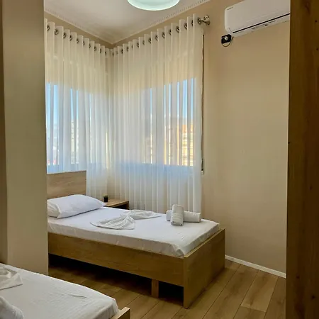 New Bazaar Cozy - 1 , 2 , 3 And 4 Апартаменты *