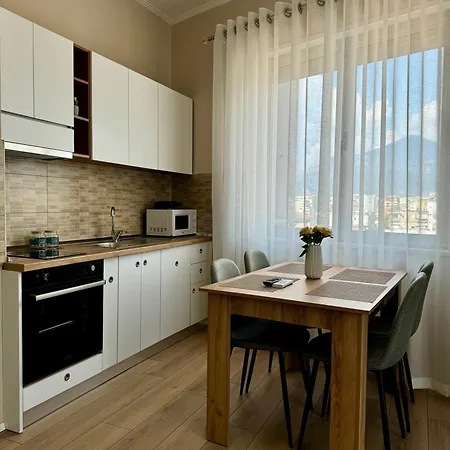 New Bazaar Cozy - 1 , 2 , 3 And 4 Apartment