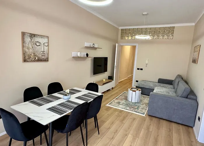 Apartment New Bazaar Cozy - 1 , 2 , 3 And 4 Tirana
